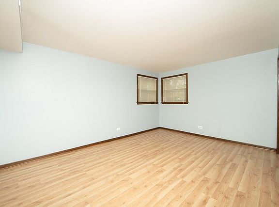 5th image of 5020 N Austin Ave APT 1J