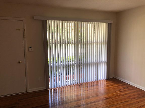 2nd image of 704 Stafford St
