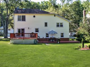 22 Hampton Ter, Livingston, NJ 07039