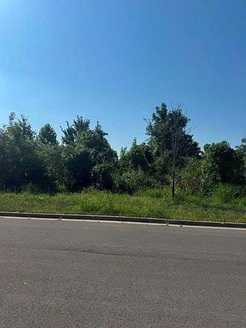 2nd image of SW Brookside Dr