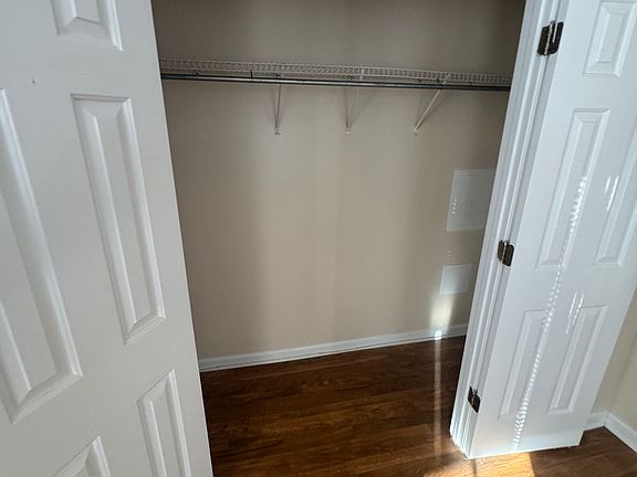 3rd image of 32 Hanover St Unit B