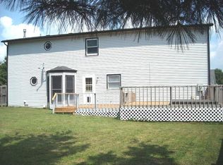 1317 Oak Ridge Ct, Simpsonville, KY 40067