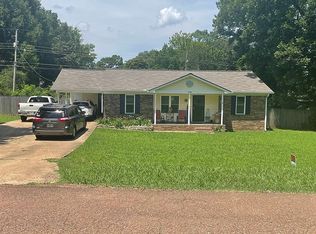 1396 Haywood Dr, Southaven, MS 38671