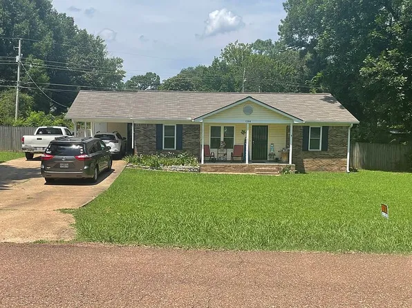 1396 Haywood Dr, Southaven, MS 38671