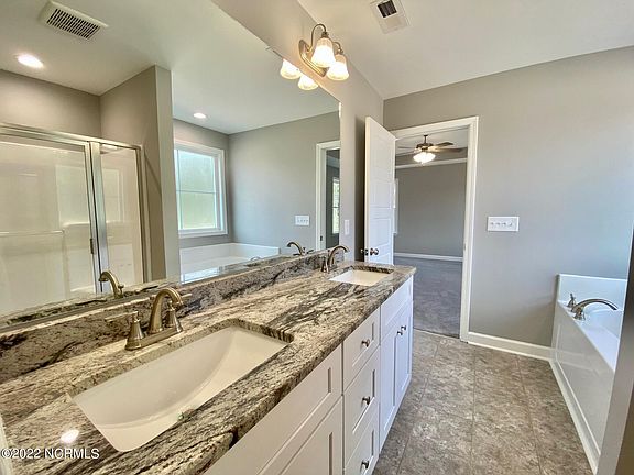 4th image of 326 Glenn Laurel Dr