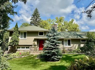 18 Loring Rd, Hopkins, MN 55305