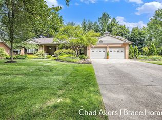 541 Russwood St NE, Grand Rapids, MI 49505