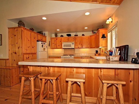 5th image of 1002 Cherry Ln
