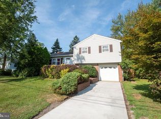4 Hilton Rd, Mount Holly, NJ 08060