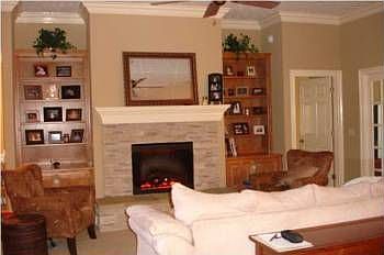 2nd image of 3418 Hillcrest Dr