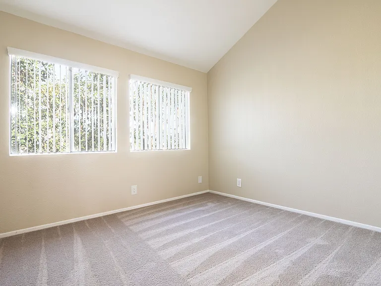 Emerald Ridge Apartments — Photo 38