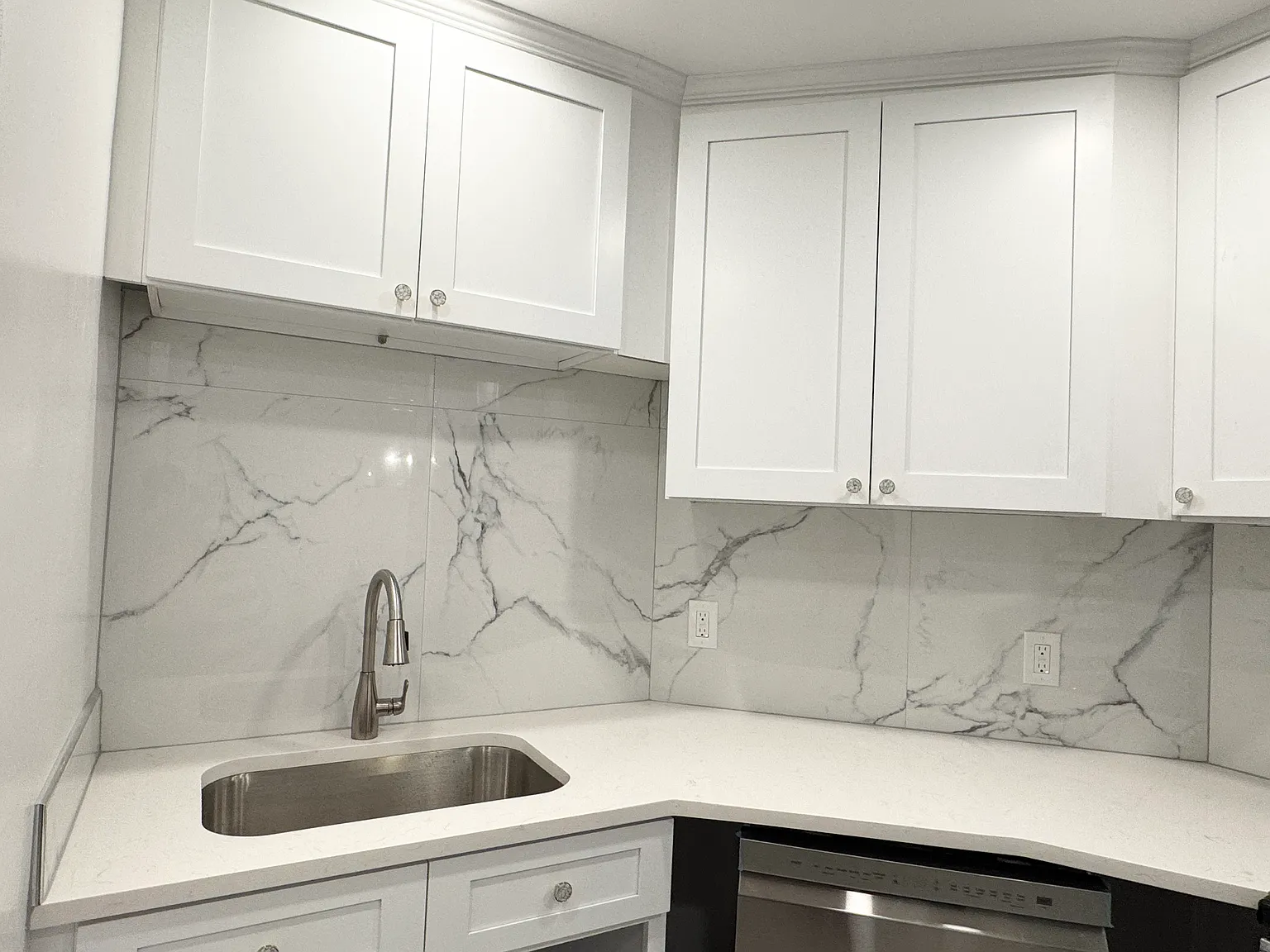 2 bed, 1050 sqft, $2,990 — Photo 3
