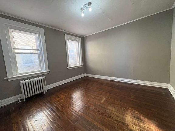 3rd image of 1579 Chapel St #35