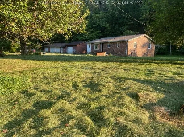 1473 Mile Fork Rd, Charleston, WV 25312