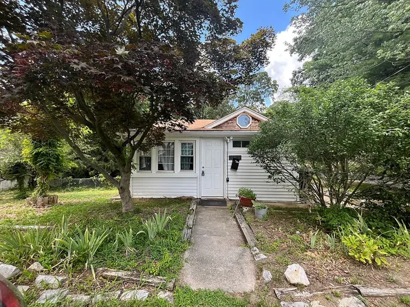 1500 Oak St, Pine Hill, NJ 08021