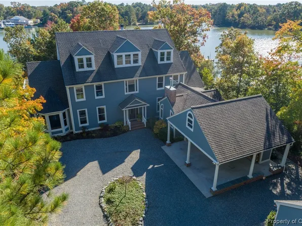89 Waterford Ct, Urbanna, VA 23175