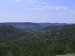 806 Lakeview Trl, Pipe Creek, TX 78063
