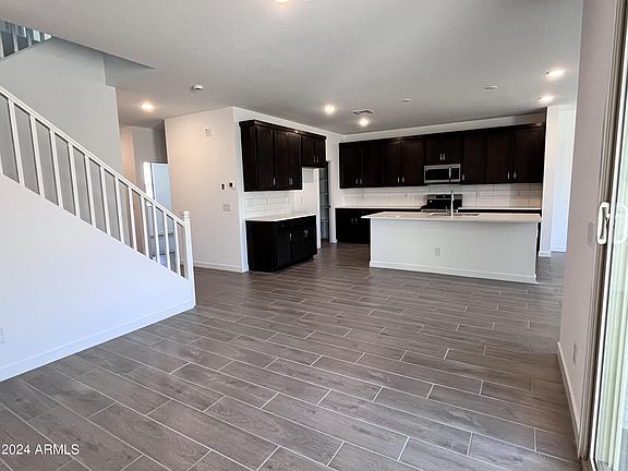 3rd image of 17439 W LUPINE Avenue
