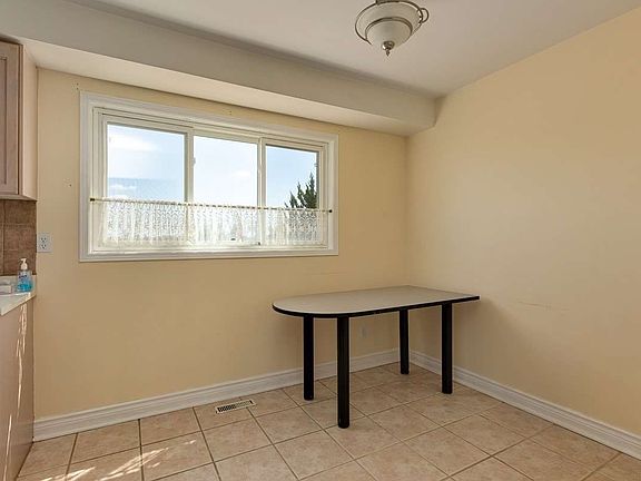 4th image of 138 Melville Ave
