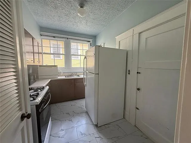 2432 Broadway St #C — Photo 9