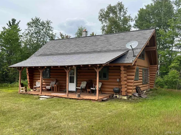W8207 Old 69 Rd, Iron Mountain, MI 49801
