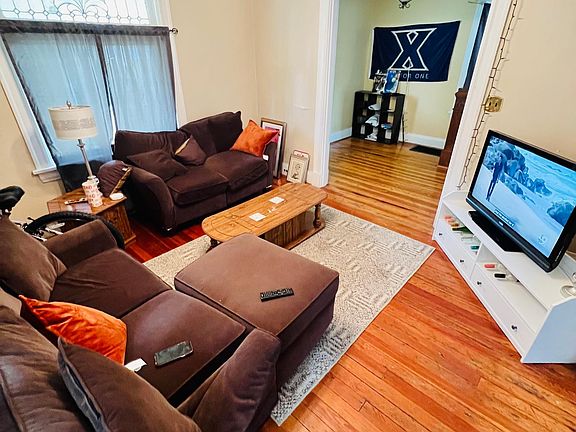 5th image of 3828 Regent Ave