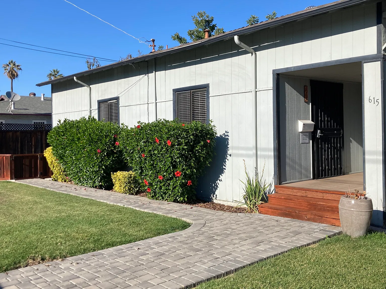 2 bed, 847 sqft, $5,500 — Photo 1