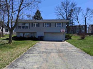 2000 Southland Ln, New London, WI 54961