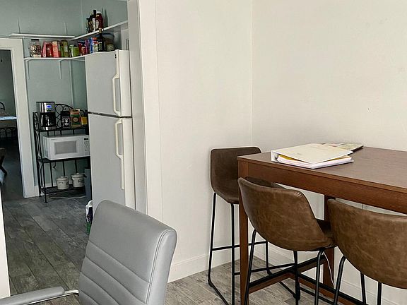 5th image of 519 W Olive Ave #1