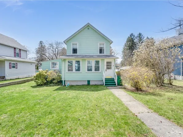 8 W Cottage Road, Poughkeepsie, NY 12601