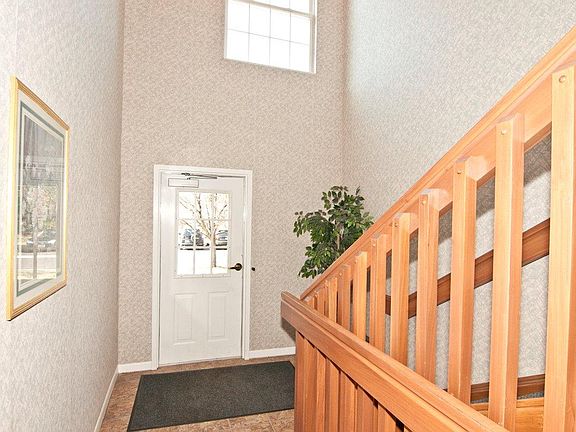 2nd image of 7540-103 Waterford Cir
