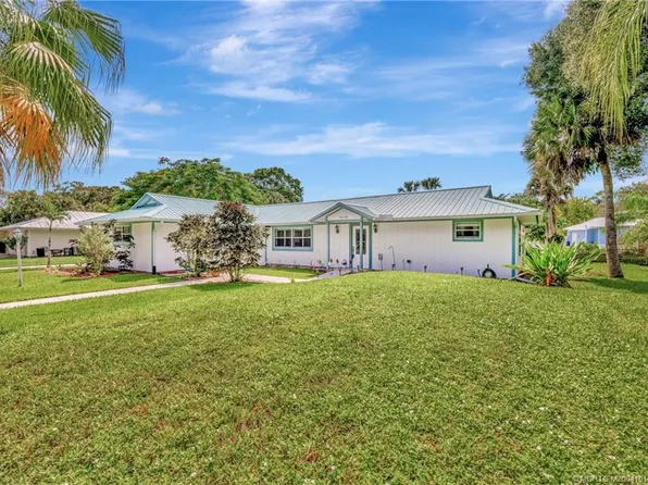 6806 SW Chase Ct, Stuart, FL 34997