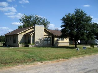 457 S Bell St, De Leon, TX 76444