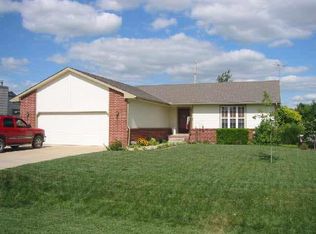 718 Dublin Dr, Andover, KS 67002