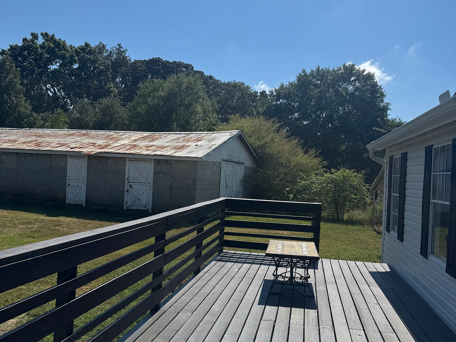 3 bed, 1200 sqft, $2,300 — Photo 2