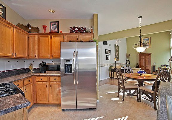 2nd image of 618 Pinehurst Dr