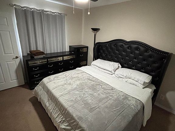 3rd image of 4915 Pinemore Ln