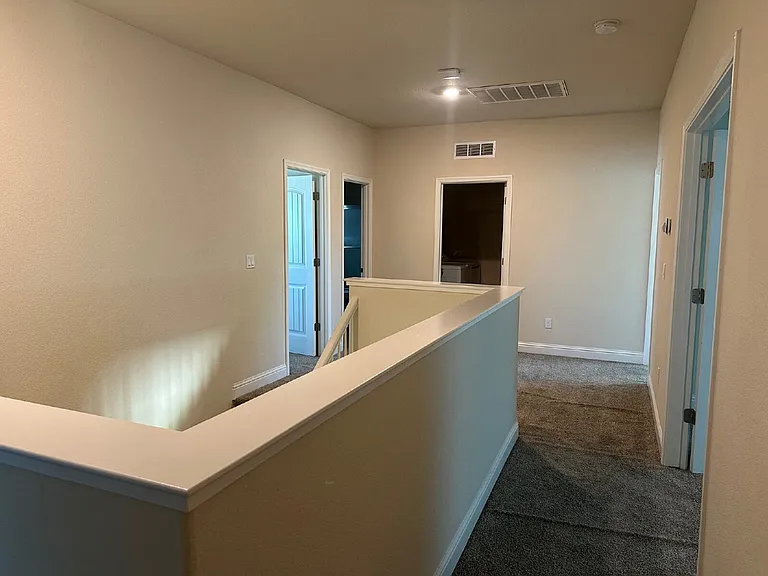 2494 Valdes Dr — Photo 26