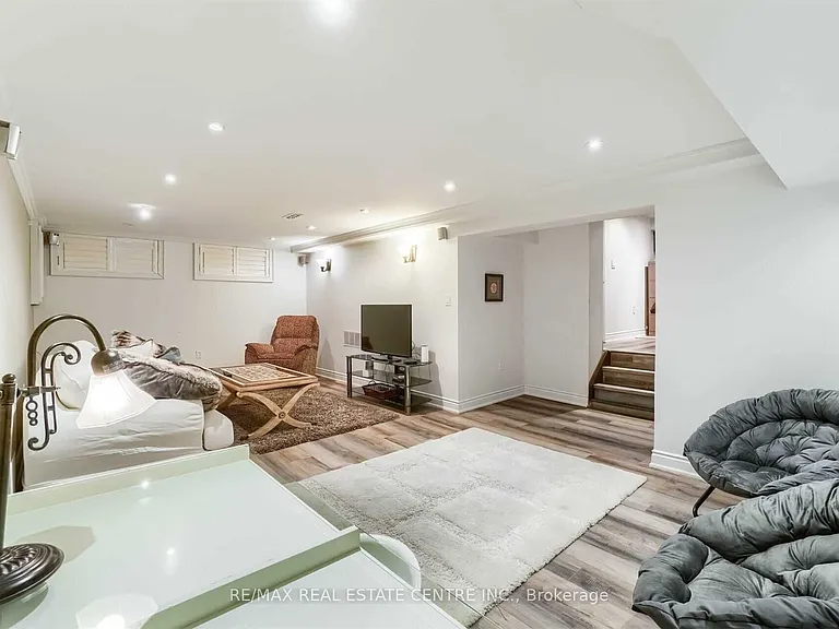41 Clearside Pl — Photo 34