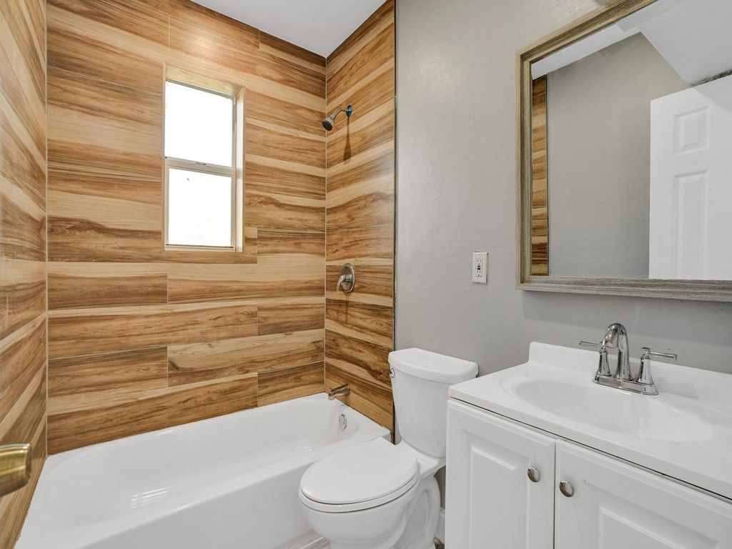 5231 NE 19TH Terrace, photo 6