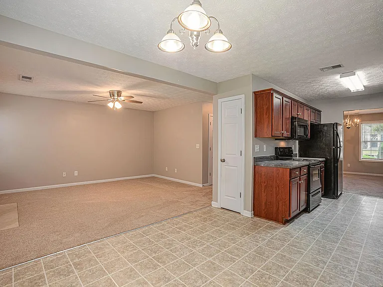 226 Alton Cir — Photo 9