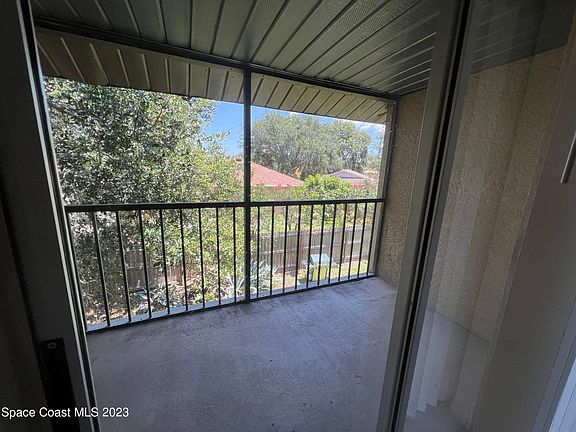 3rd image of 130 Summer Pl APT 11