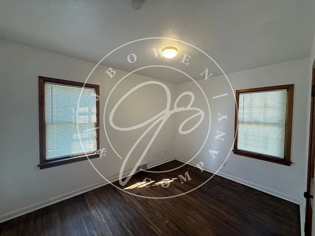 3 bed, 1.0 bath, $1,275 — Photo 3