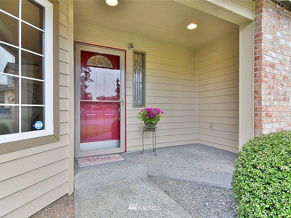 3rd image of 16602 Spruce Way