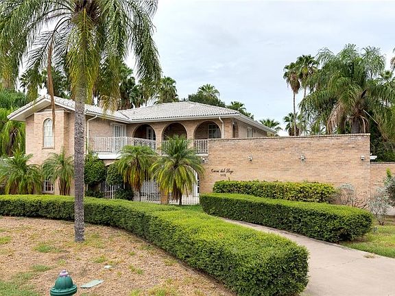2nd image of 3119 Lake Shore Dr