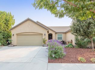 6611 W Perez Ave, Visalia, CA 93291