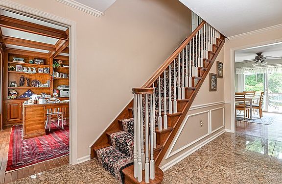 2nd image of 2533 Lindenwood Dr