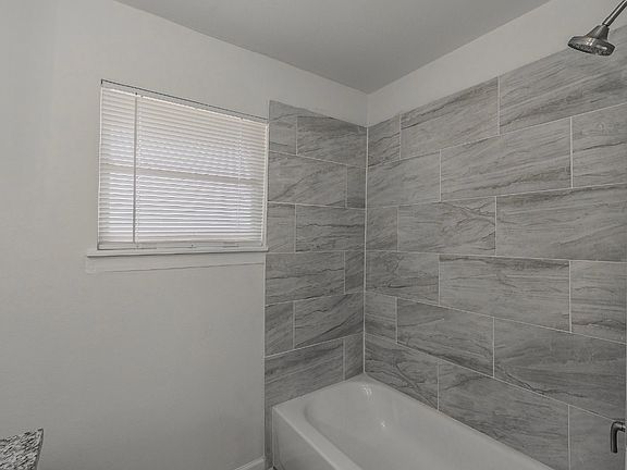 4th image of 400 Joanna Dr