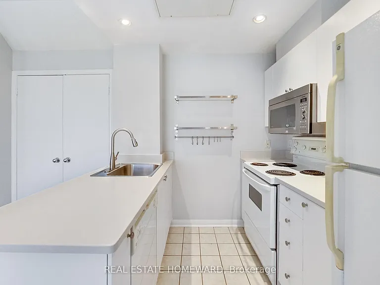 11 Niagara St #Townhouse 11 — Photo 12