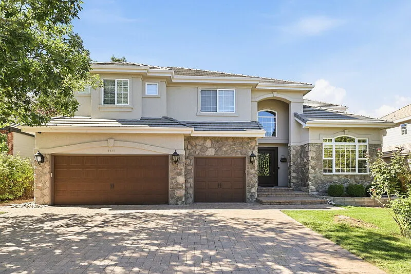 4 bed, 4.5 bath, 3849 sqft, $5,000 — Photo 2